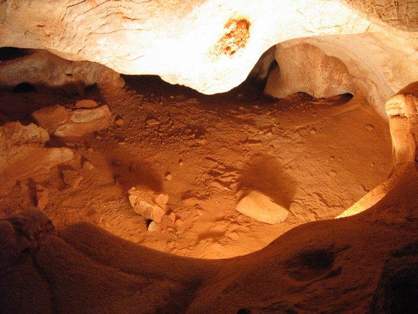 04_cave_23.jpg